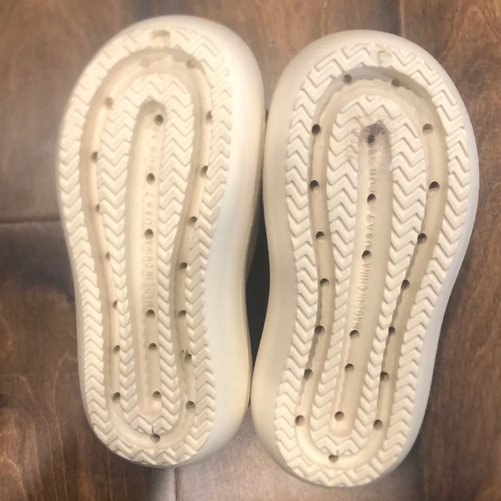 JEFRREY CAMPBELL CHILLAXIN PLATFORM FLIP FLOP NWOT